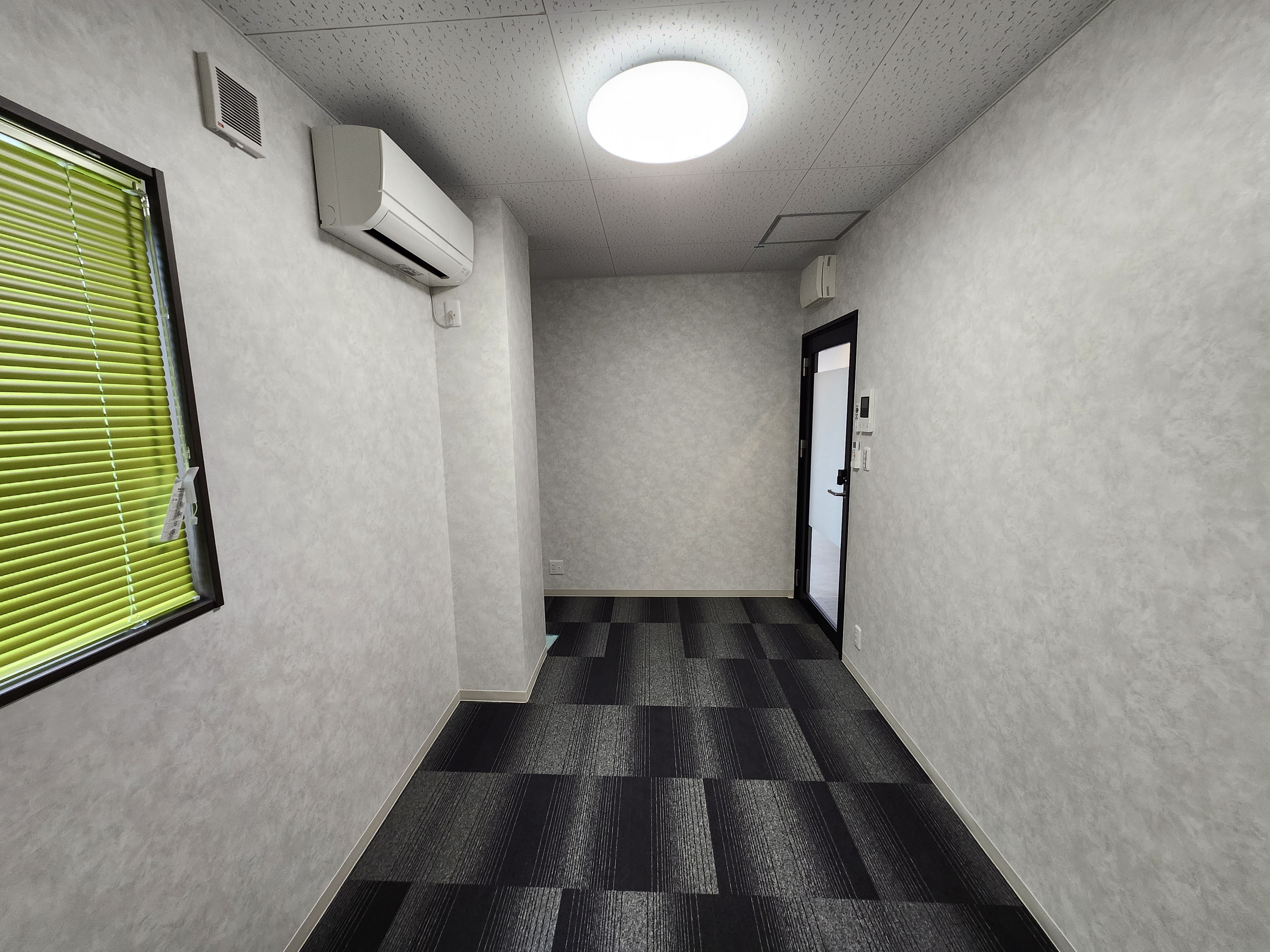 4F デスク付き個室